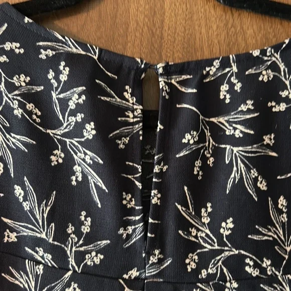 H&M navy flower dress - Picture 2 of 3